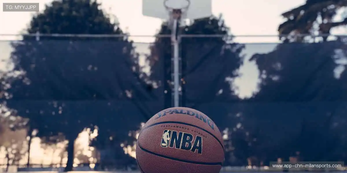 「球星同款、限量周边,做朋友圈最靓的体育潮人!👕点击抢购,手慢无!」